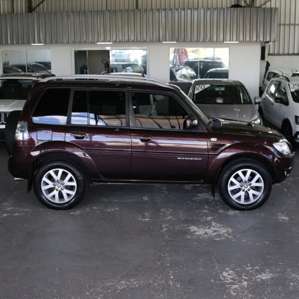 Mitsubishi Pajero TR4 4x2 Aut. 2012 - Image 5