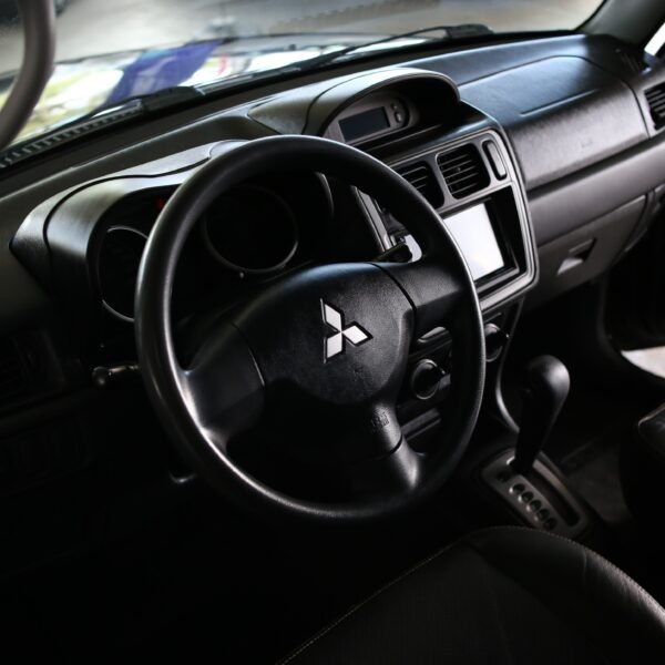 Mitsubishi Pajero TR4 4x2 Aut. 2012 - Image 9