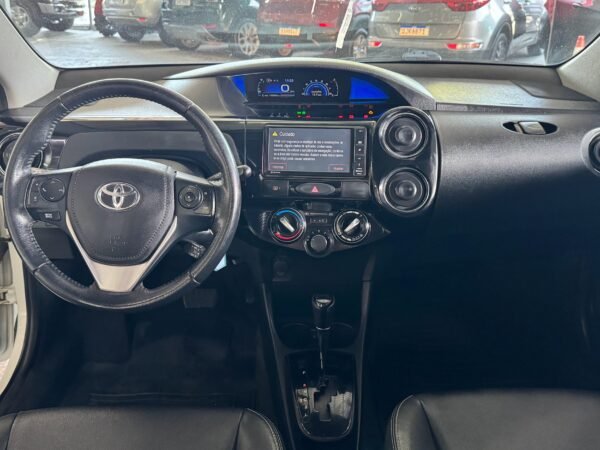 Toyota Etios XLS 1.5 2018 - Imagem 13