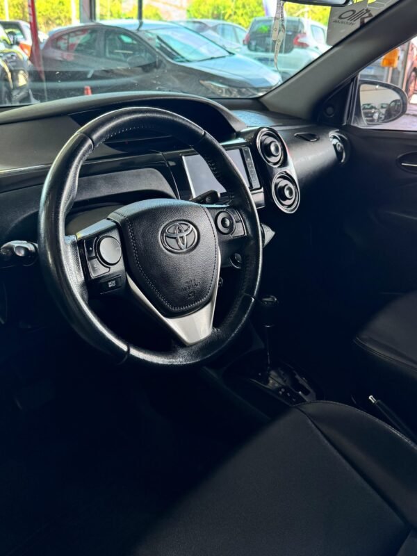 Toyota Etios XLS 1.5 2018 - Imagem 9