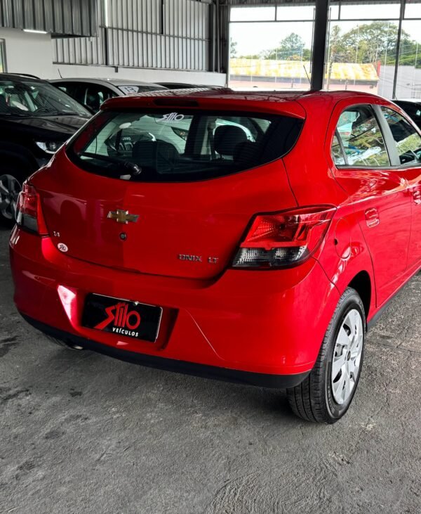Chevrolet Onix LT 1.4 8V 2013 - Imagem 6
