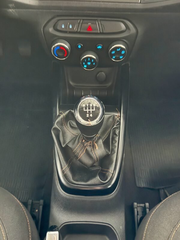 Chevrolet Onix LT 1.4 8V 2013 - Imagem 17