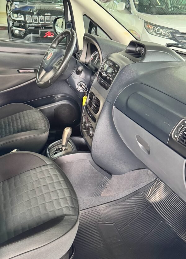 Fiat Idea Adventure Dualogic 1.8 2014 - Imagem 10
