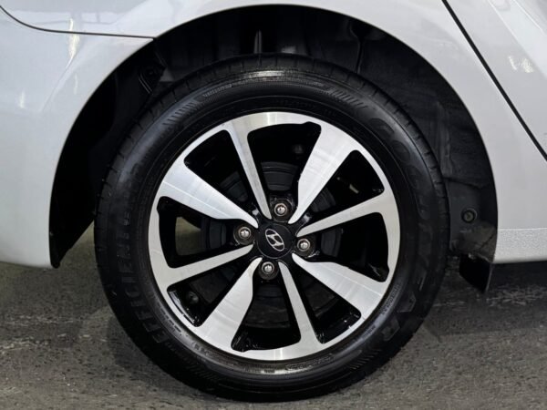 Hyundai HB20S Premium 1.6 Aut. 2019 - Imagem 8