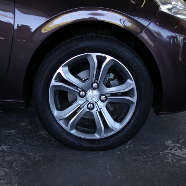 Peugeot 208 Griffe 1.6 Aut. 2014 - Imagem 8