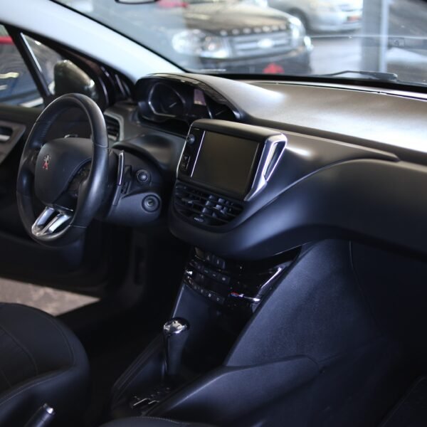 Peugeot 208 Griffe 1.6 Aut. 2014 - Imagem 10