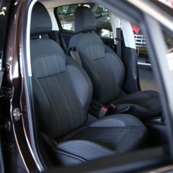 Peugeot 208 Griffe 1.6 Aut. 2014 - Imagem 11