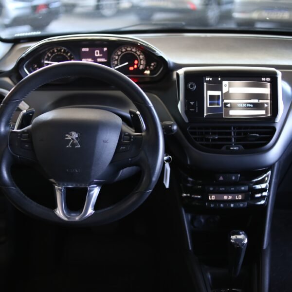 Peugeot 208 Griffe 1.6 Aut. 2014 - Imagem 14