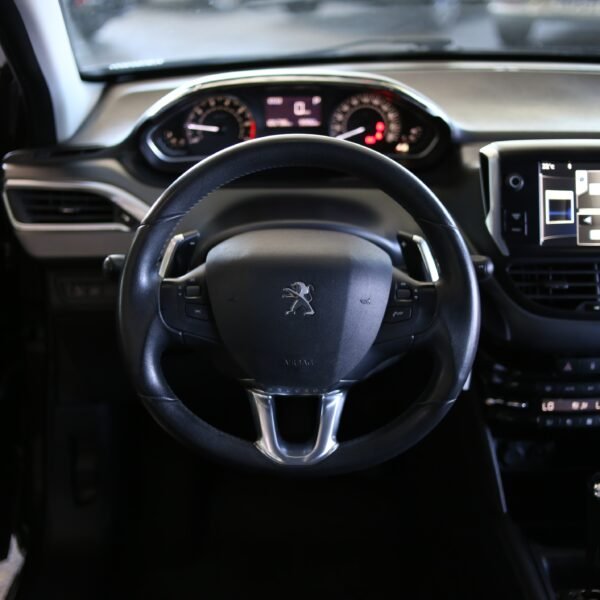 Peugeot 208 Griffe 1.6 Aut. 2014 - Imagem 15