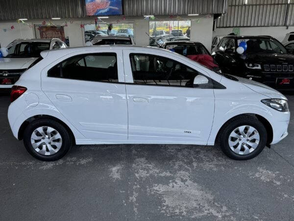 Chevrolet Onix LT 1.0 8V Mec. 2018 - Imagem 5