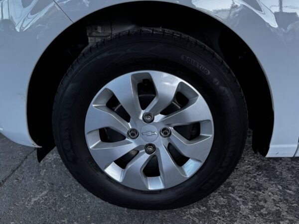 Chevrolet Onix LT 1.0 8V Mec. 2018 - Imagem 8