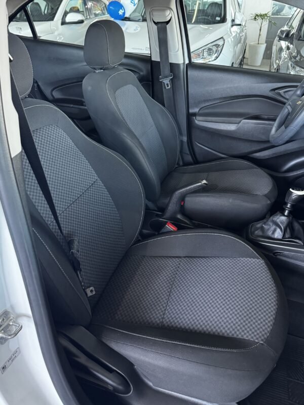 Chevrolet Onix LT 1.0 8V Mec. 2018 - Imagem 11