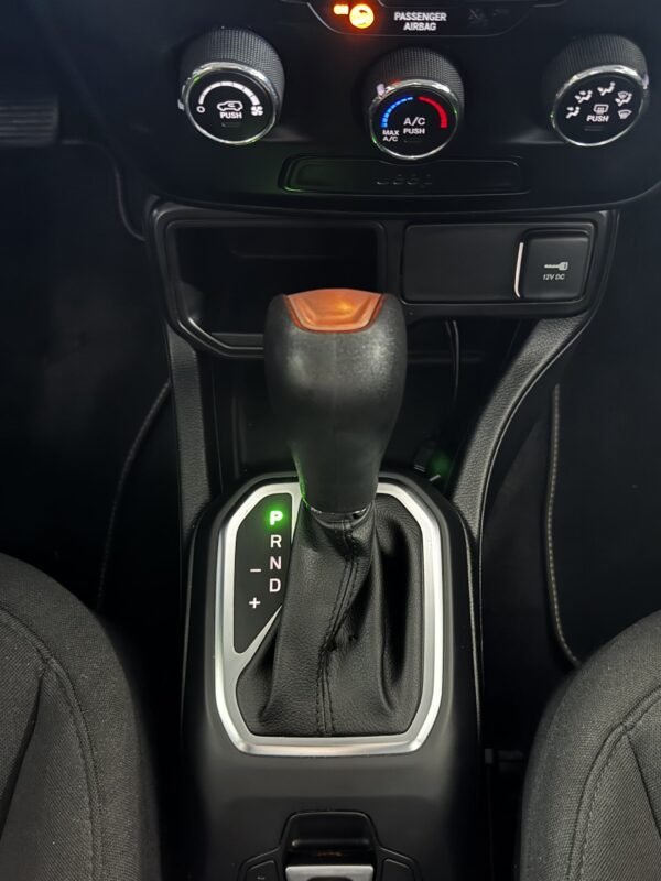 Jeep Renegade 1.8 2020 - Imagem 17