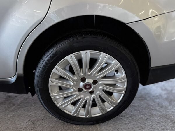 Fiat Grand Siena Essence 1.6 2015 - Imagem 8