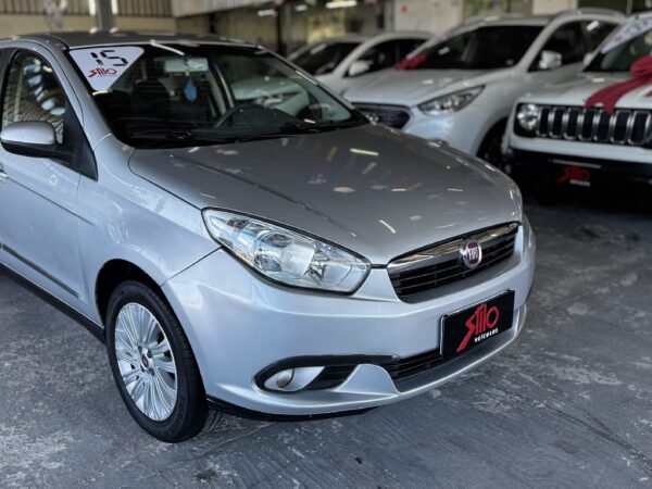 Fiat Grand Siena Essence 1.6 2015 - Imagem 3