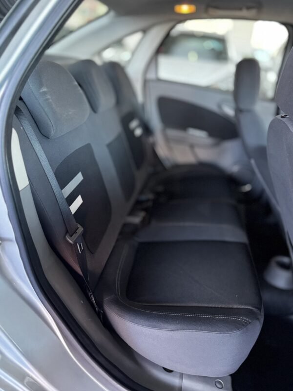 Fiat Grand Siena Essence 1.6 2015 - Imagem 12