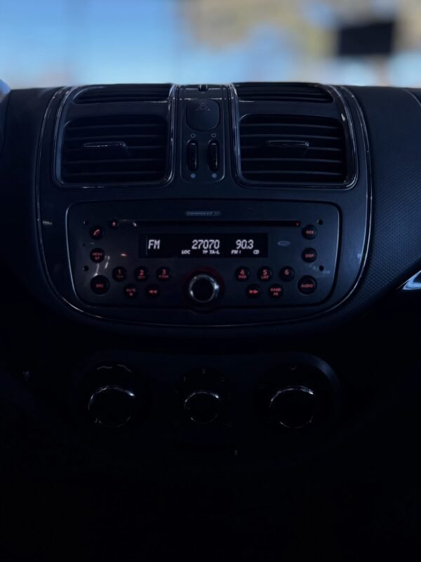Fiat Grand Siena Essence 1.6 2015 - Imagem 16