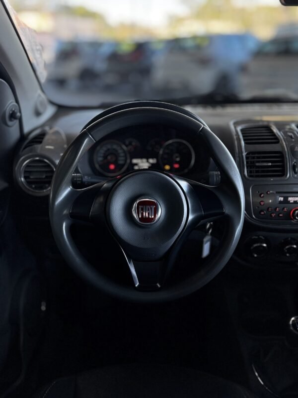 Fiat Grand Siena Essence 1.6 2015 - Imagem 15