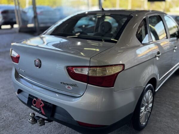 Fiat Grand Siena Essence 1.6 2015 - Imagem 6