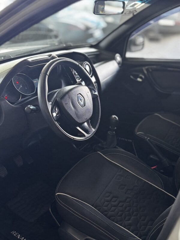 Renault Oroch Dynamique 2.0 2016 - Imagem 9