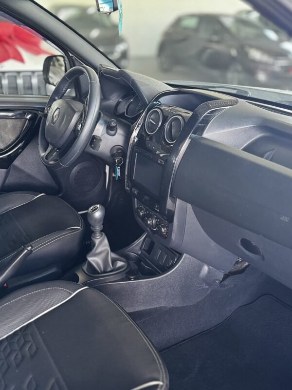Renault Oroch Dynamique 2.0 2016 - Imagem 10