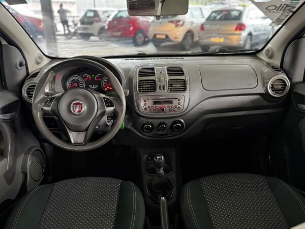 Fiat Grand Siena Essence 1.6 2015 - Imagem 13