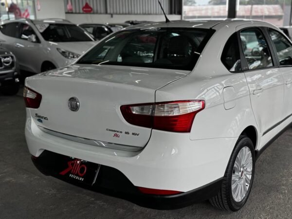 Fiat Grand Siena Essence 1.6 2015 - Imagem 6