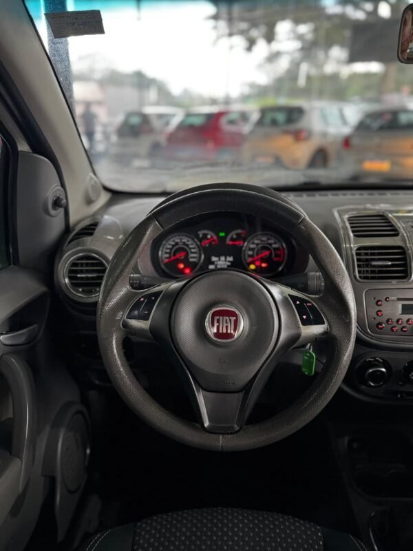 Fiat Grand Siena Essence 1.6 2015 - Imagem 15