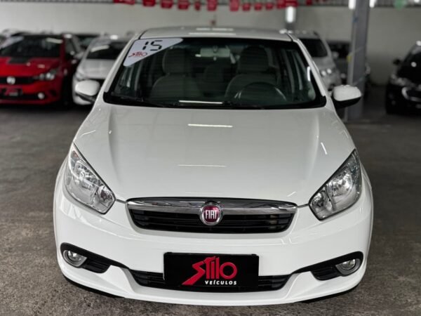 Fiat Grand Siena Essence 1.6 2015 - Imagem 2