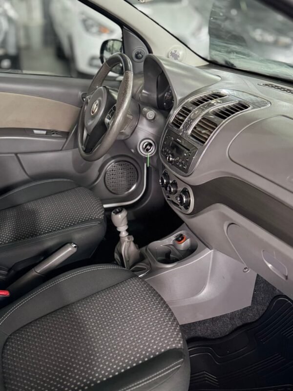 Fiat Grand Siena Essence 1.6 2015 - Imagem 10