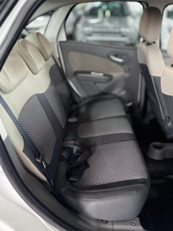 Fiat Grand Siena Essence 1.6 2015 - Imagem 12