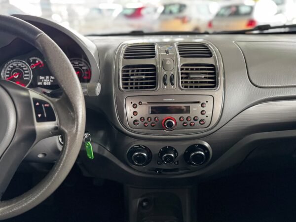 Fiat Grand Siena Essence 1.6 2015 - Imagem 16