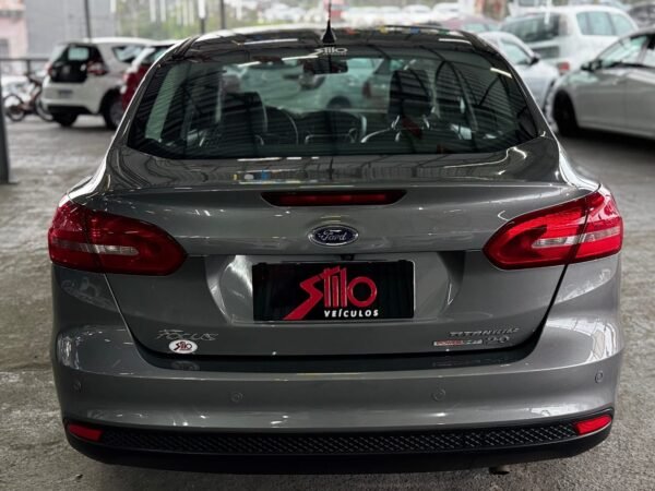 Ford Focus Sedan Titanium Plus 2.0 2016 - Imagem 7