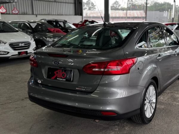 Ford Focus Sedan Titanium Plus 2.0 2016 - Imagem 6