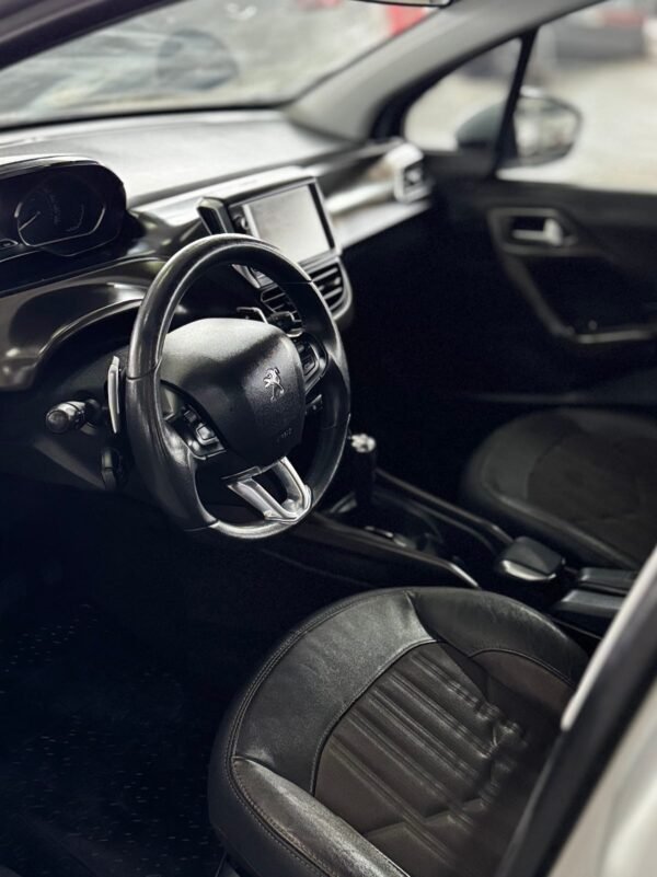 Peugeot 2008 Griffe 1.6 2016 - Imagem 9