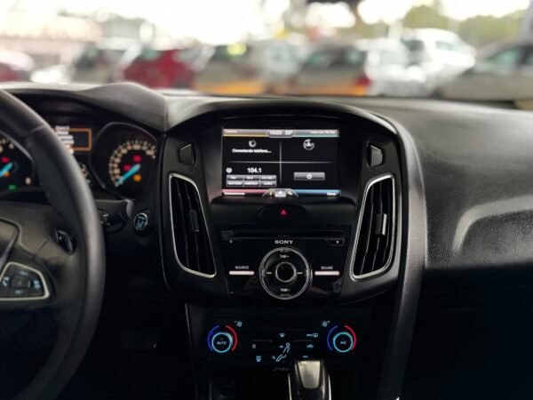 Ford Focus Sedan Titanium Plus 2.0 2016 - Imagem 16
