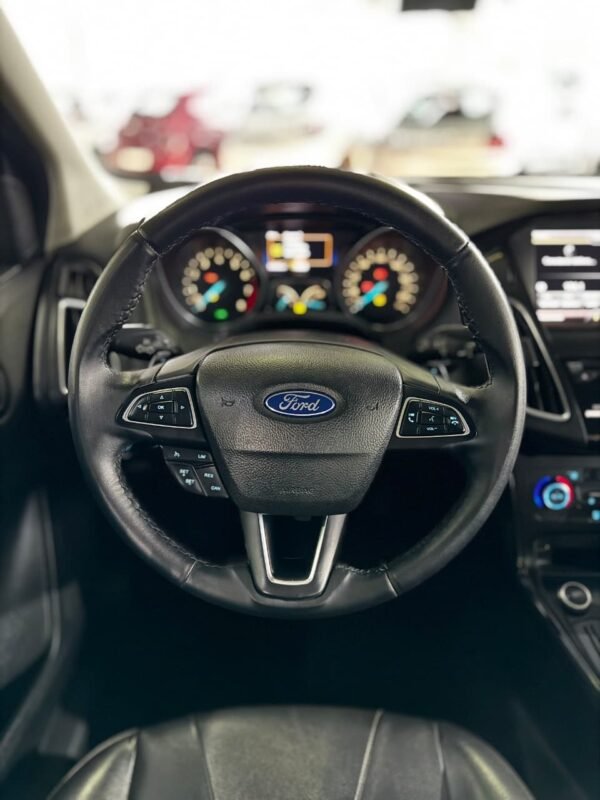 Ford Focus Sedan Titanium Plus 2.0 2016 - Imagem 15