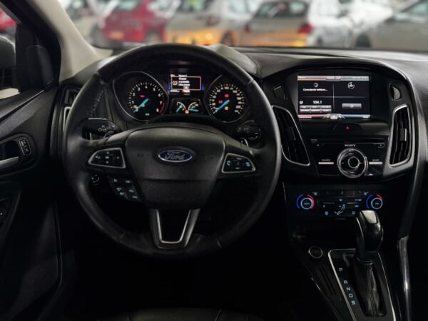 Ford Focus Sedan Titanium Plus 2.0 2016 - Imagem 14