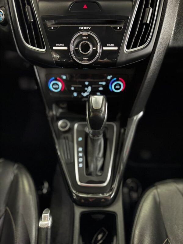 Ford Focus Sedan Titanium Plus 2.0 2016 - Imagem 17