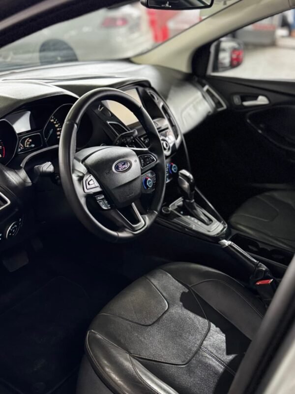 Ford Focus Sedan Titanium Plus 2.0 2016 - Imagem 9