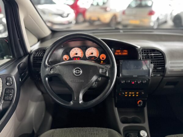 Chevrolet Zafira Elegance 2.0 2005 - Imagem 13