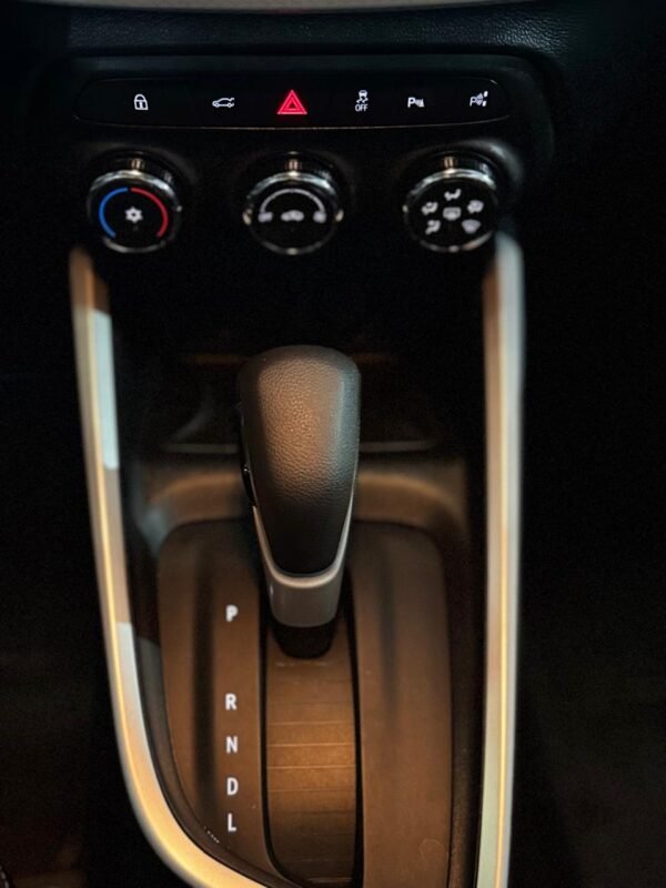 Chevrolet Onix Premier 1.0 2023 - Imagem 17
