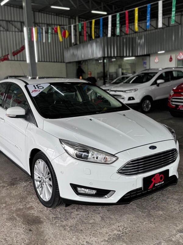 Ford Focus Sedan Titanium 2.0 2016 - Imagem 3