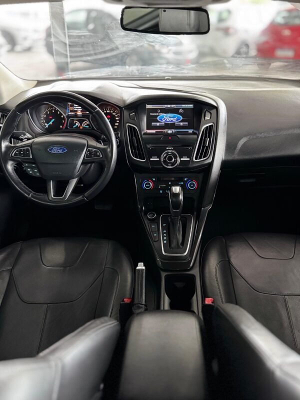 Ford Focus Sedan Titanium 2.0 2016 - Imagem 13