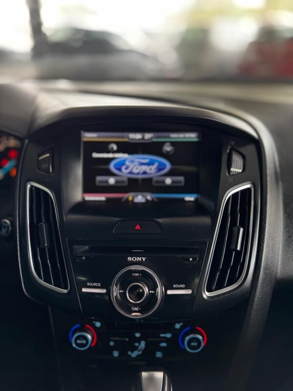 Ford Focus Sedan Titanium 2.0 2016 - Imagem 16